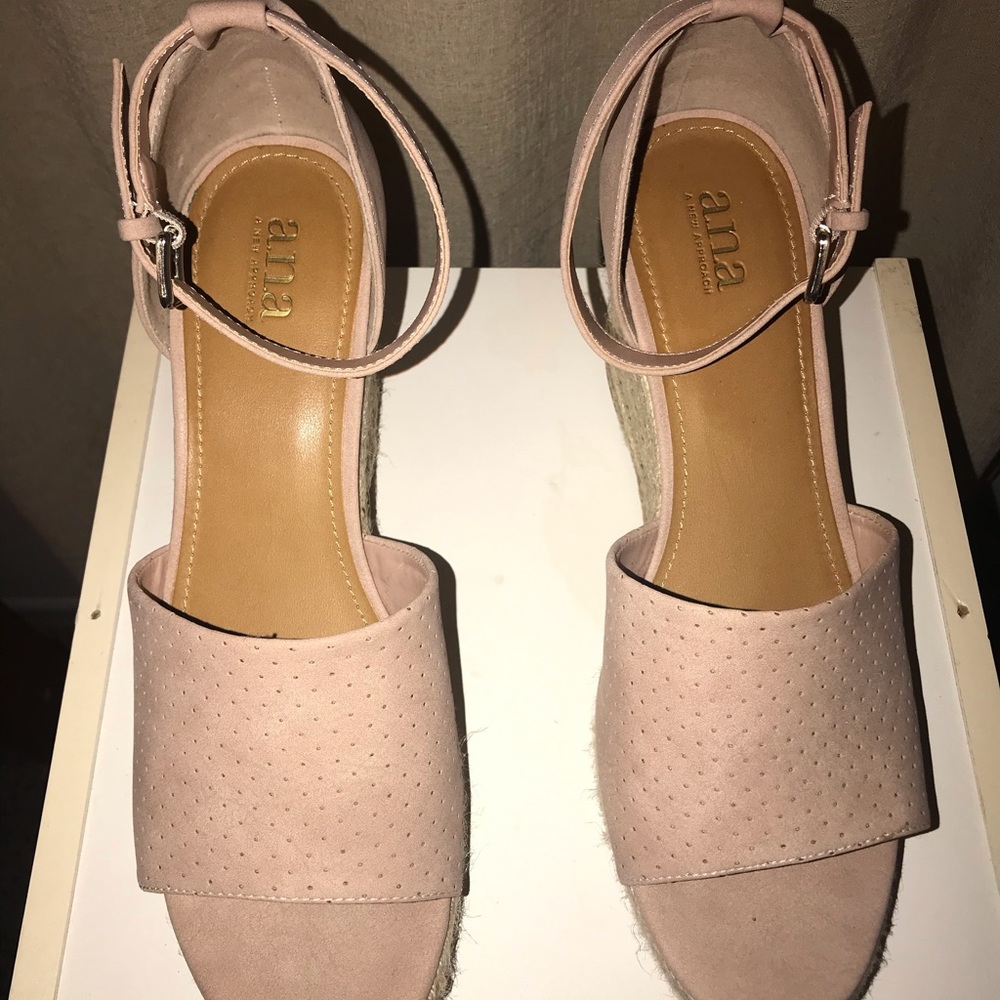 Wedge sandals
